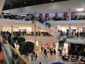 Allee-Center-inside