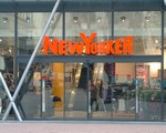 Vaci Utca - New Yorker Vaci Utca - New Yorker