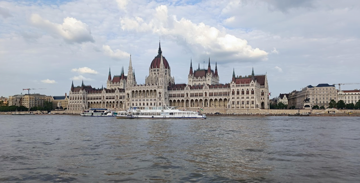 river cruise in budapest