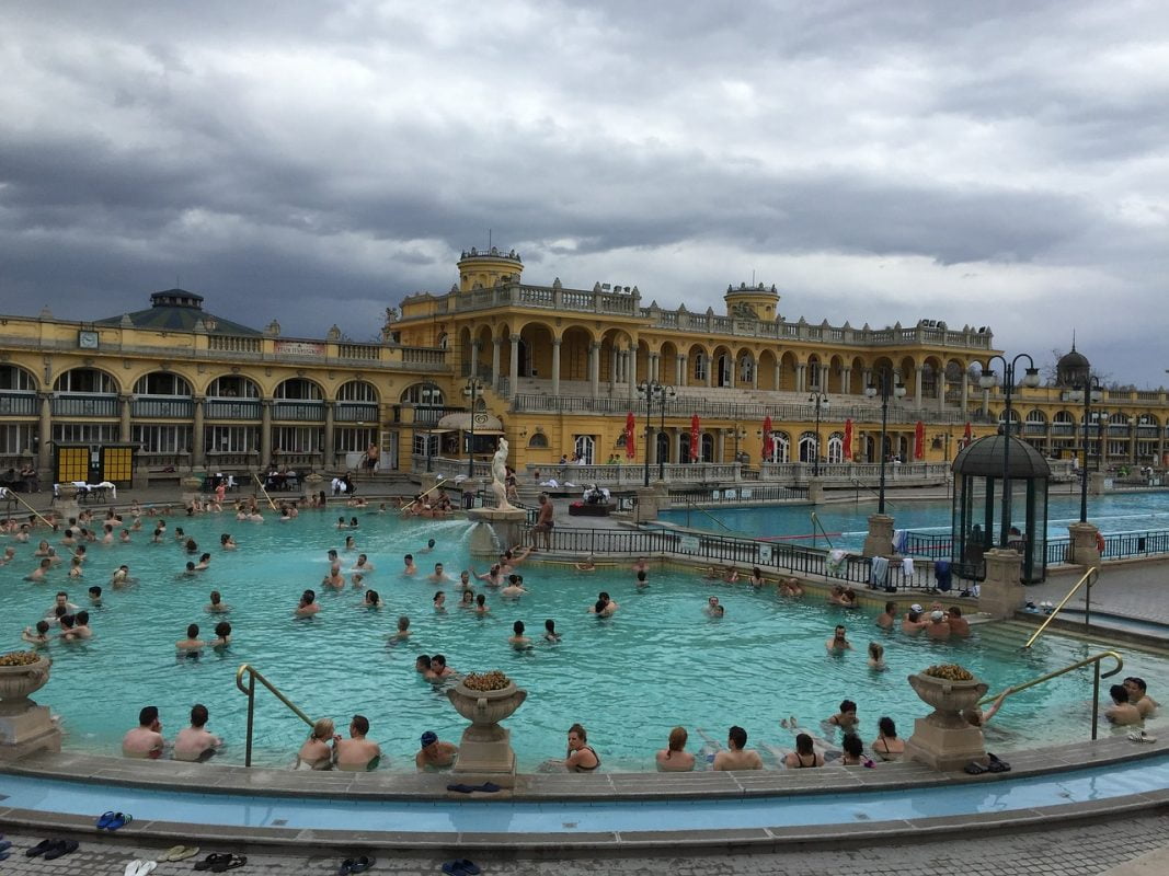 Het Szechenyi bad in boedapest